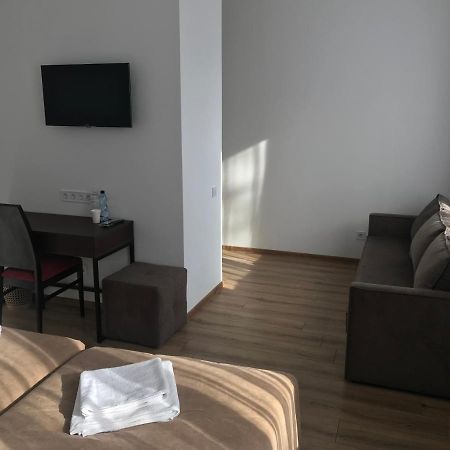 Leo Rooms Λβιβ Εξωτερικό φωτογραφία