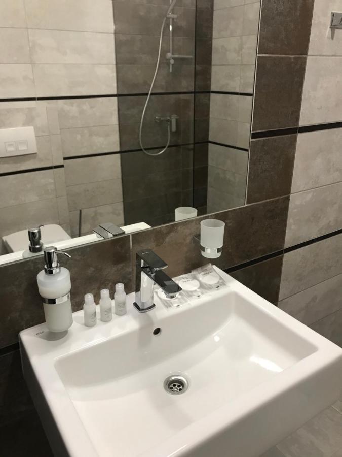 Leo Rooms Λβιβ Εξωτερικό φωτογραφία