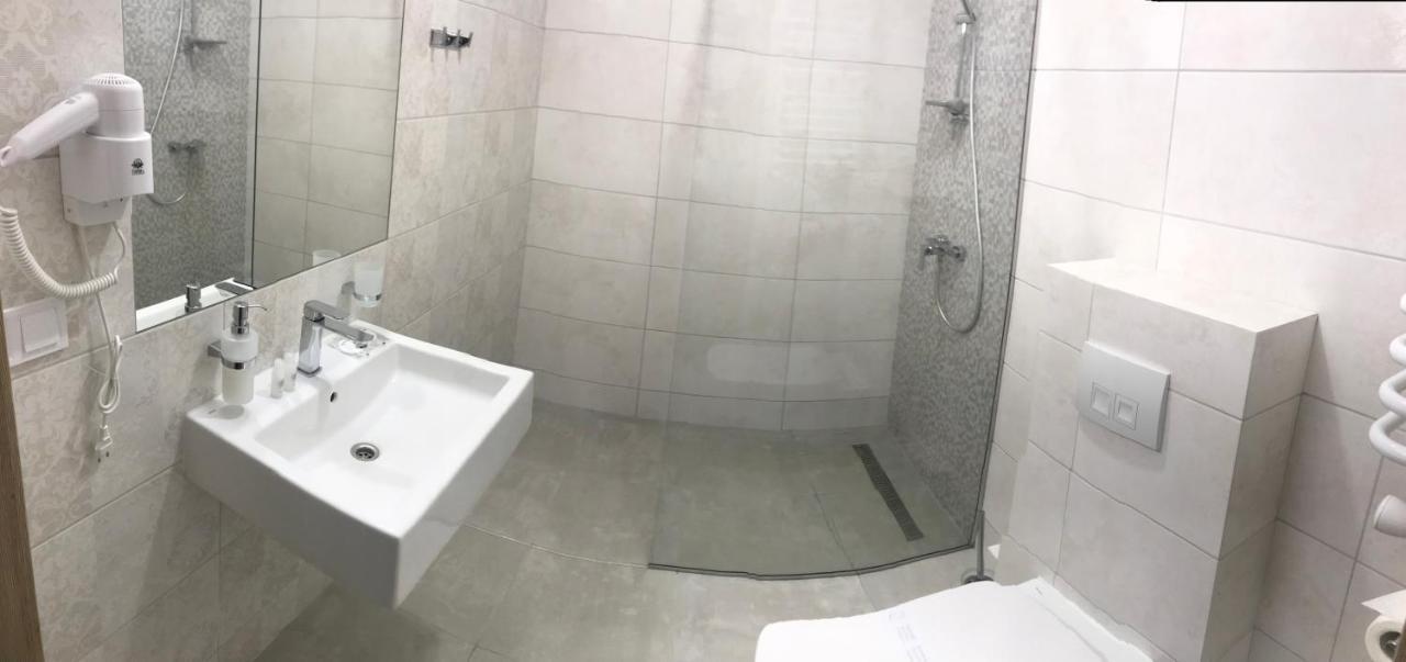 Leo Rooms Λβιβ Εξωτερικό φωτογραφία